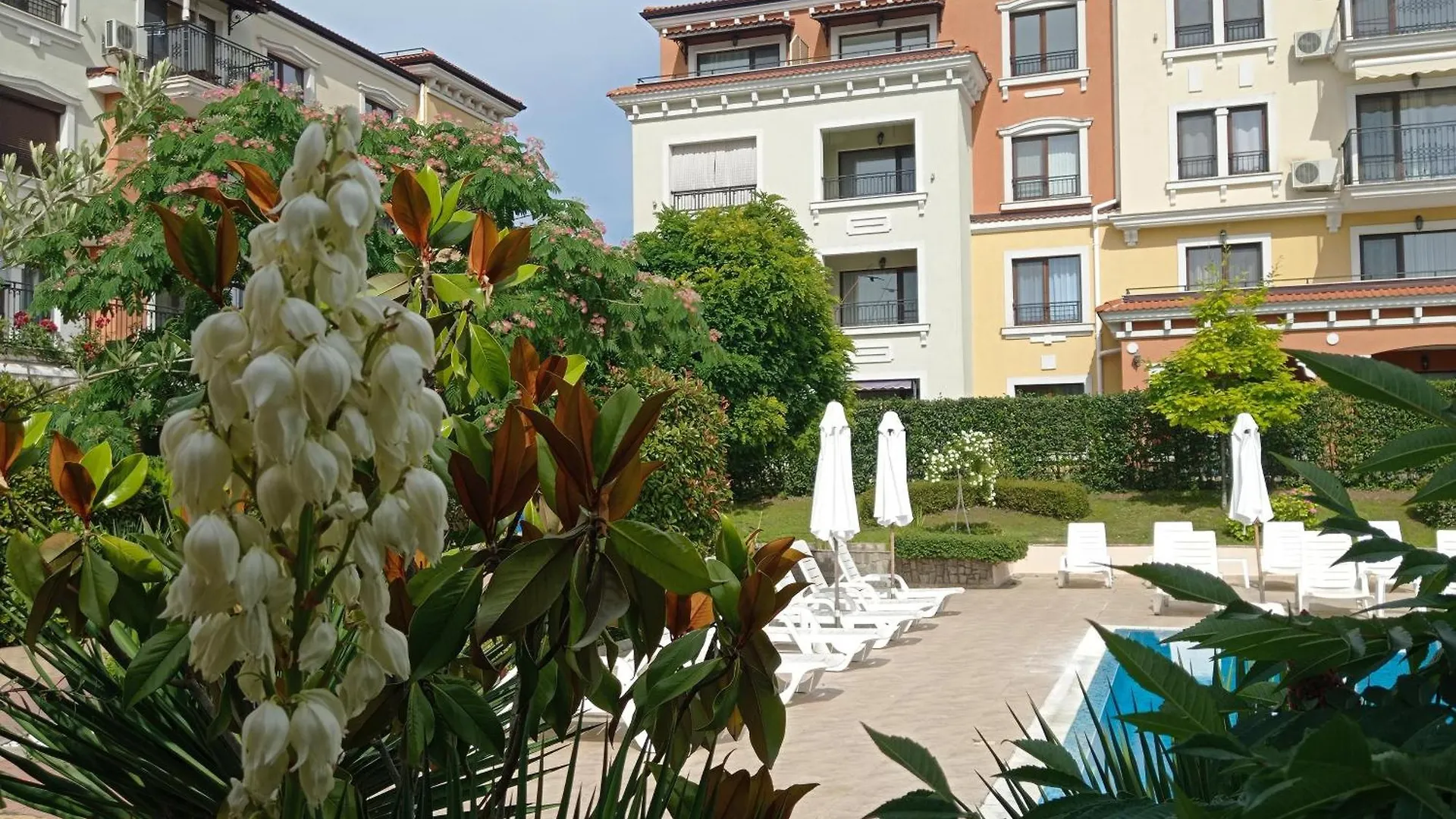 Lily Beach Resort - Sunrise Over The Sea - Sozopol Apartment